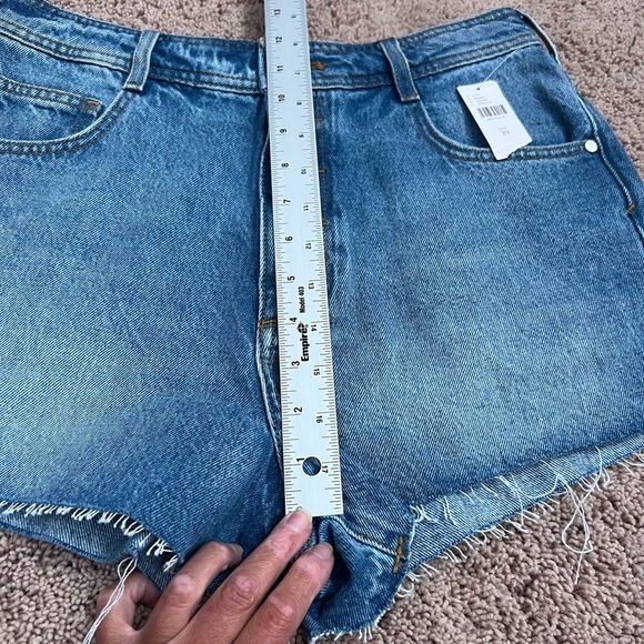 NWT new 29 fits 28 Anthropologie pilcro high rise frayed denim jean shorts blue - Picture 15 of 17